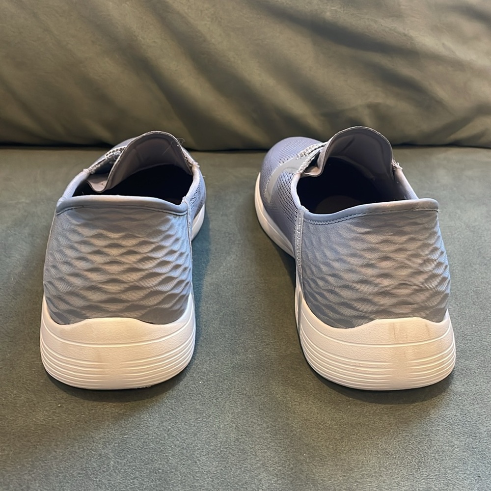 Skechers On The Go Slip-Ins Gray Sz 9.5 - Picture 4 of 6
